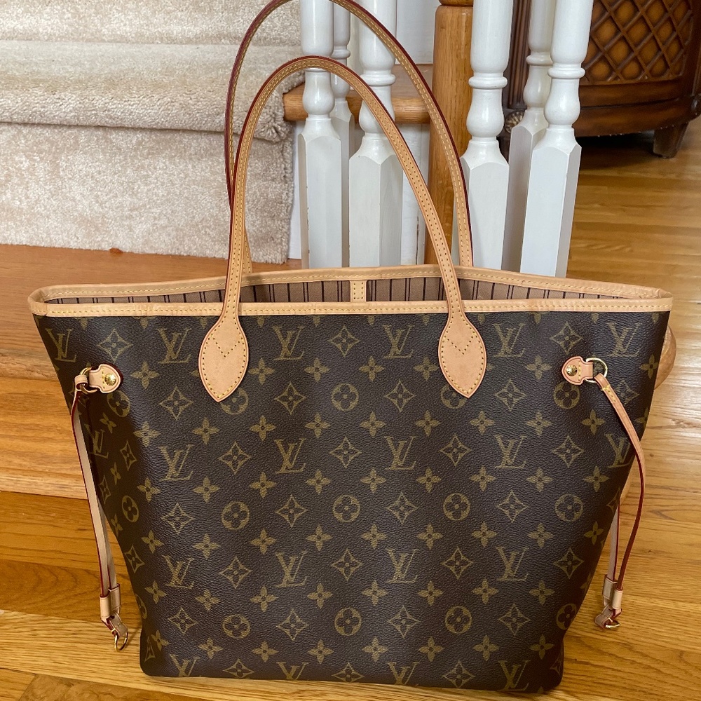 Louis Vuitton Neverfull MM Handbag